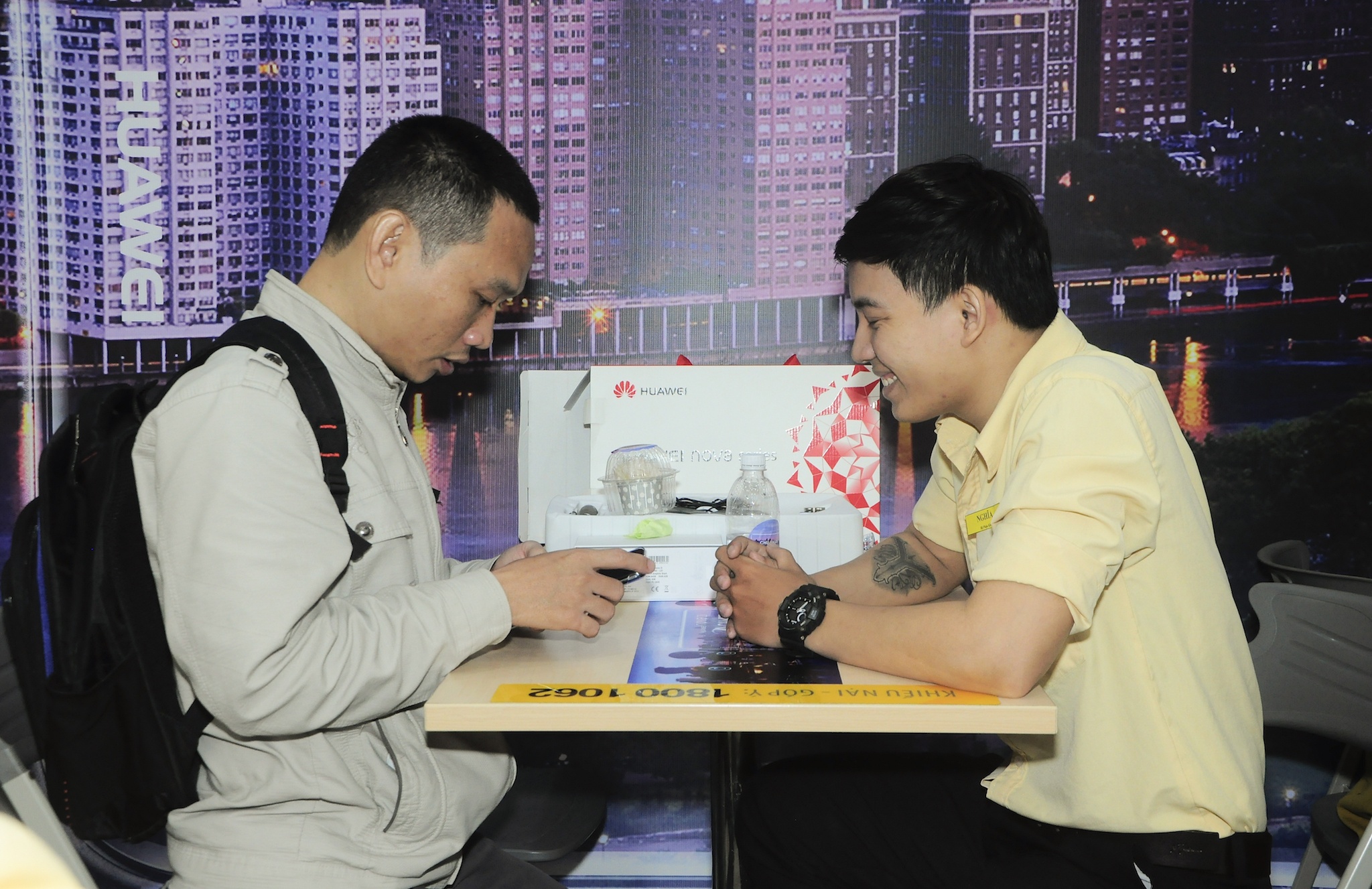 Huawei nova 2i dot dau mo ban anh 2