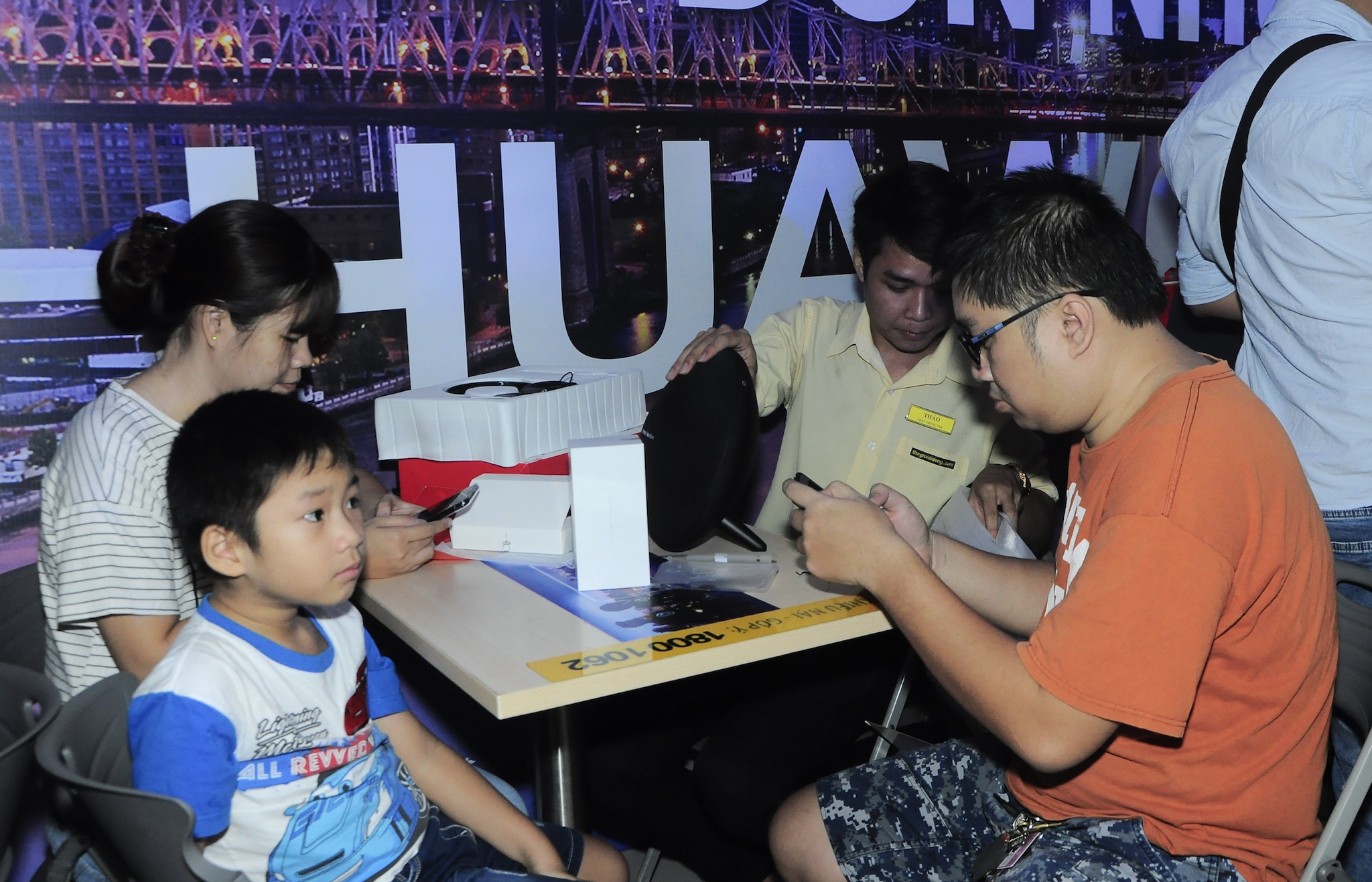 Huawei nova 2i dot dau mo ban anh 4