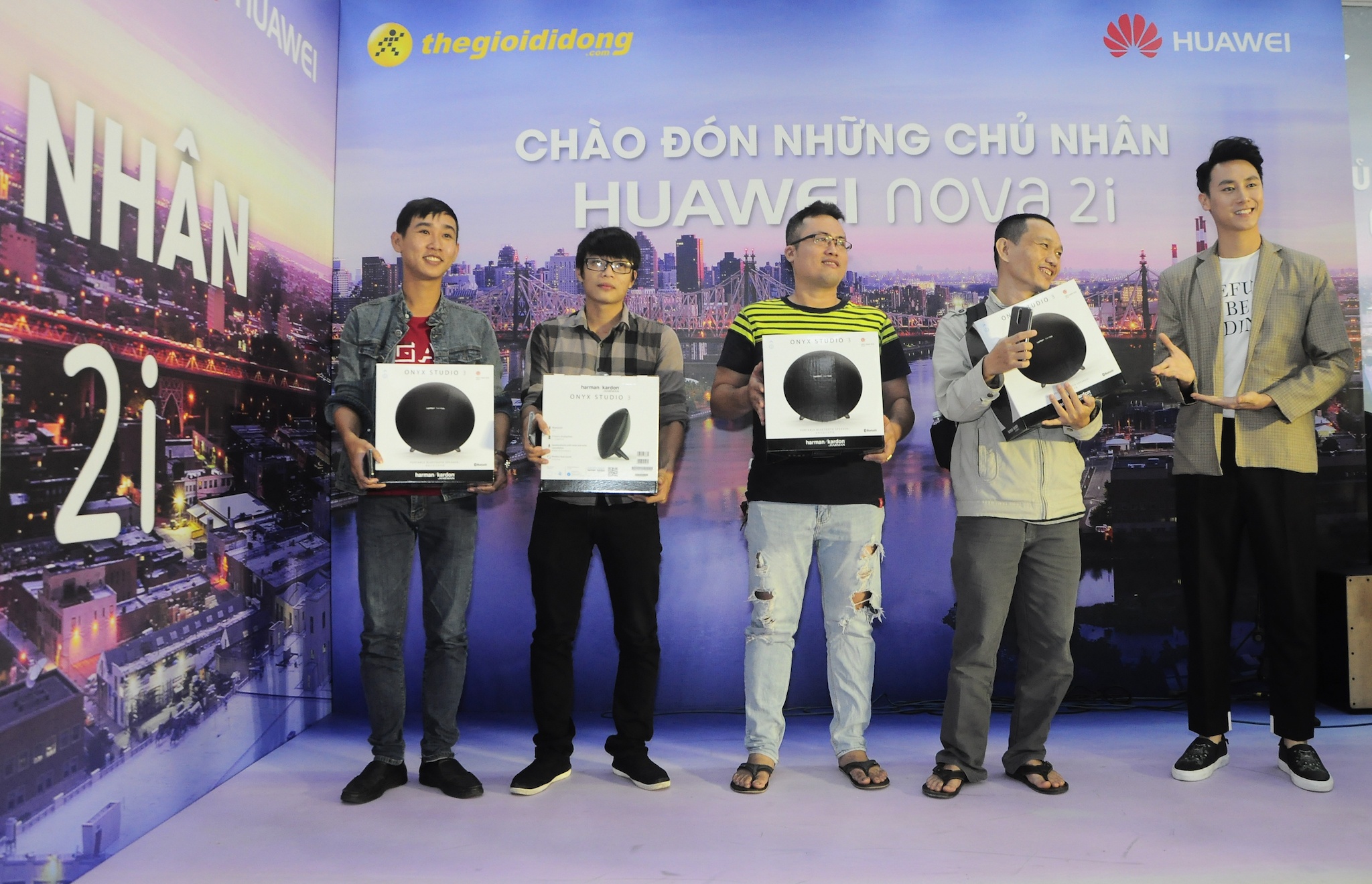 Huawei nova 2i dot dau mo ban anh 5