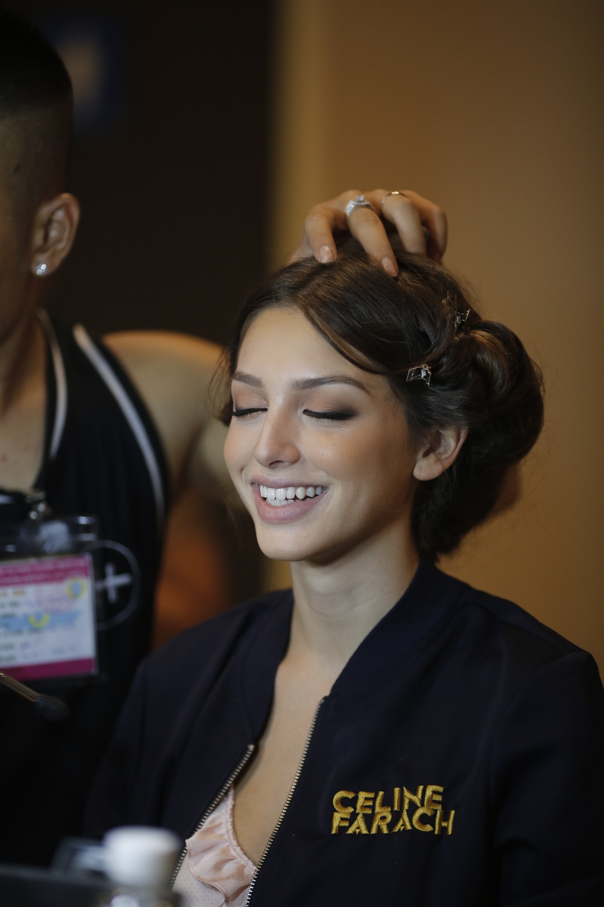 hot girl Celine Farach chup anh lich cho Vietjet anh 4