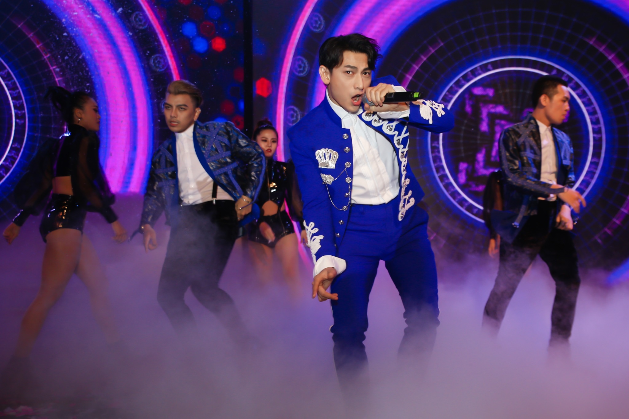 hen ho voi nam than anh 7