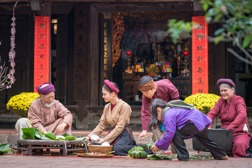 Nhung khoanh khac to diem Tet them phan y nghia hinh anh