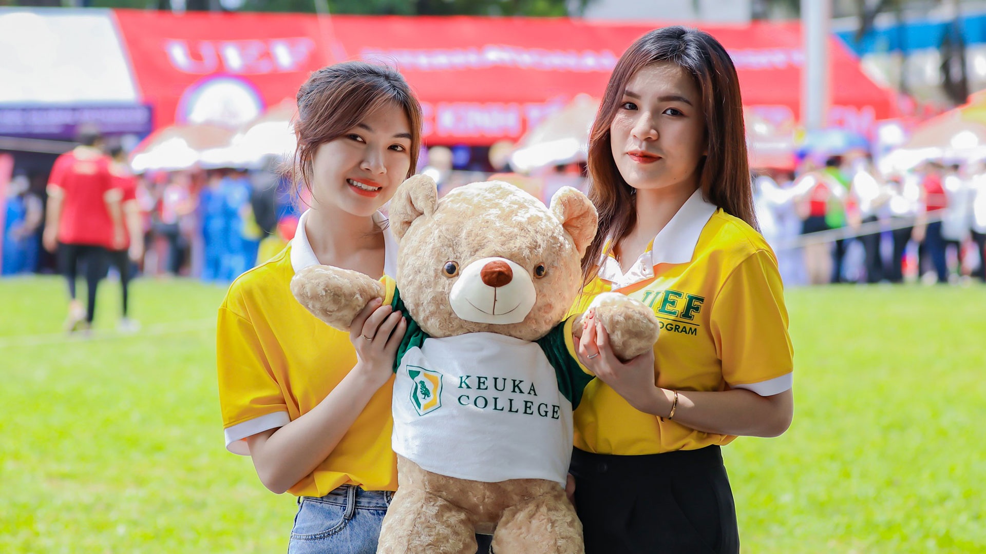 Hoc cac chuong trinh cua Vien Quoc te co nhu di du hoc? hinh anh