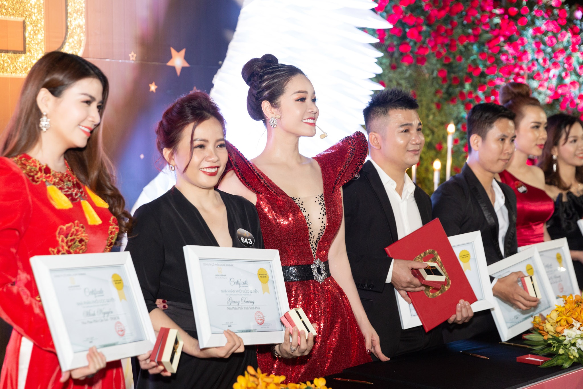 Laura Sunshine anh 9