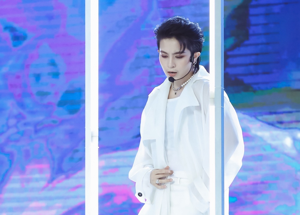 V Heartbeat Music Show anh 3