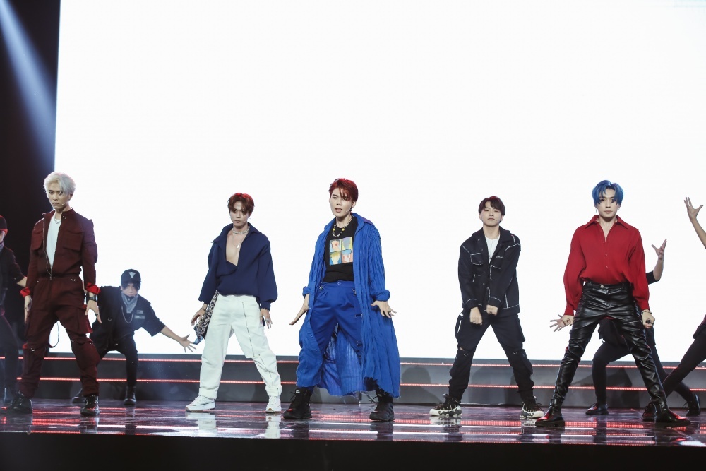 V Heartbeat Music Show anh 5