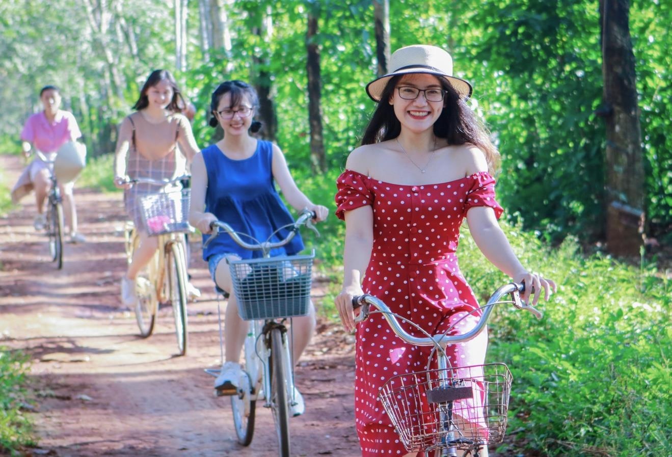 Them gan ket tai Le hoi nong san huyen Chau Duc hinh anh