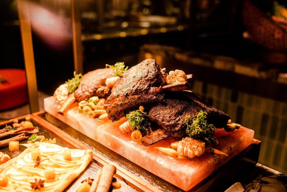 Thuong thuc sunday brunch trong khong gian am cung, sang trong hinh anh