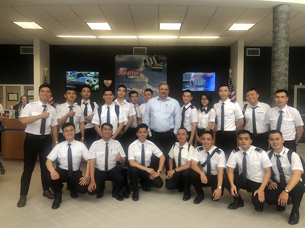 Hoc vien cua VinAviation School chinh thuc nhap hoc tai My hinh anh