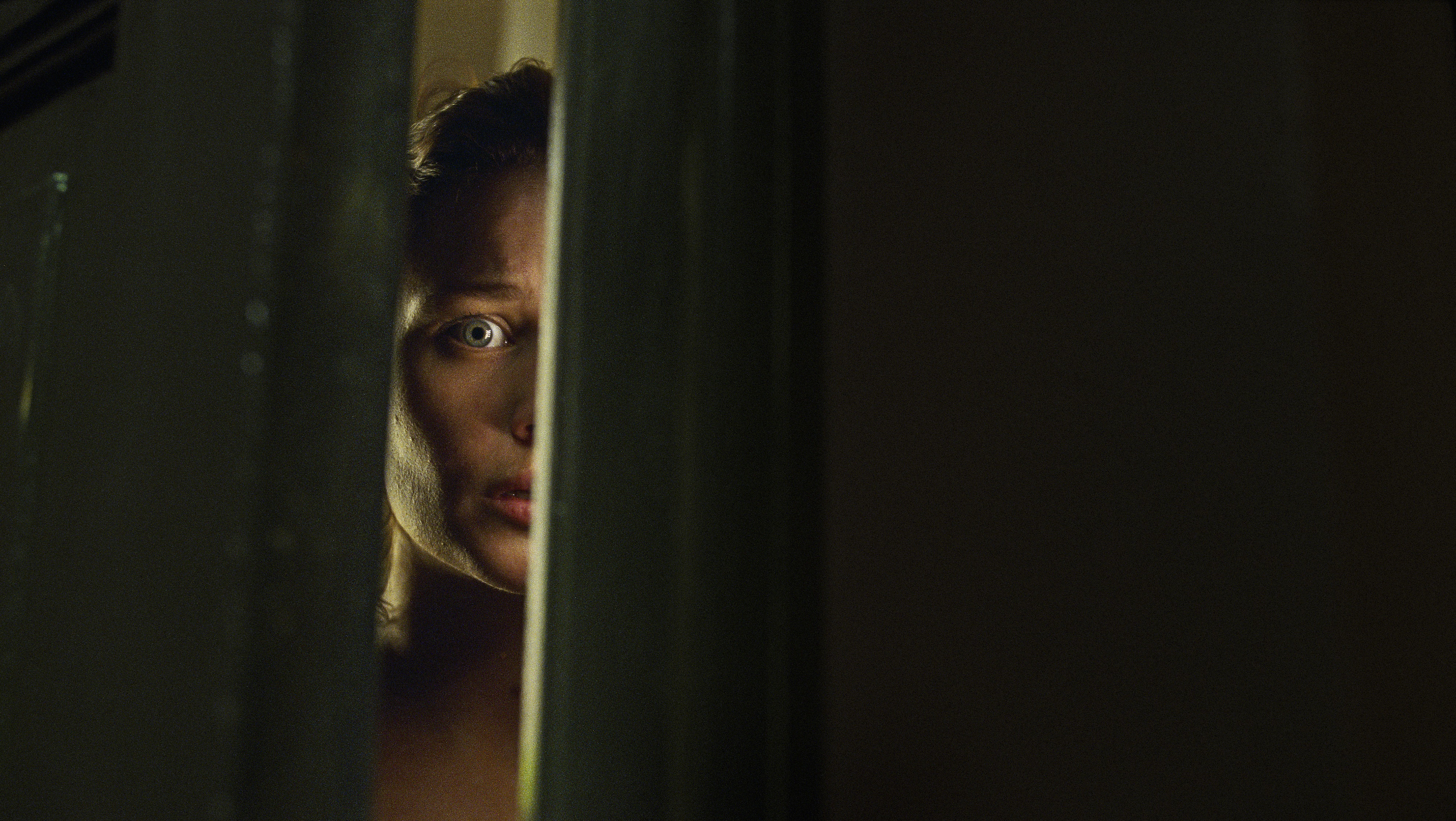 Video - Trailer bo phim 'Ac mong ben ho' hinh anh