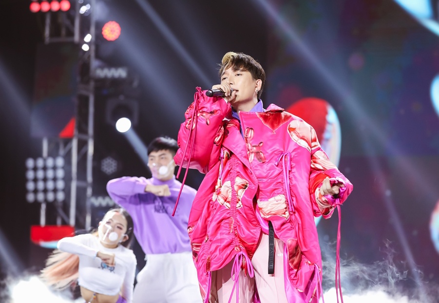 V Heartbeat Live 2 tuoi anh 5