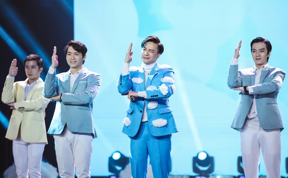 V Heartbeat Live 2 tuoi anh 8