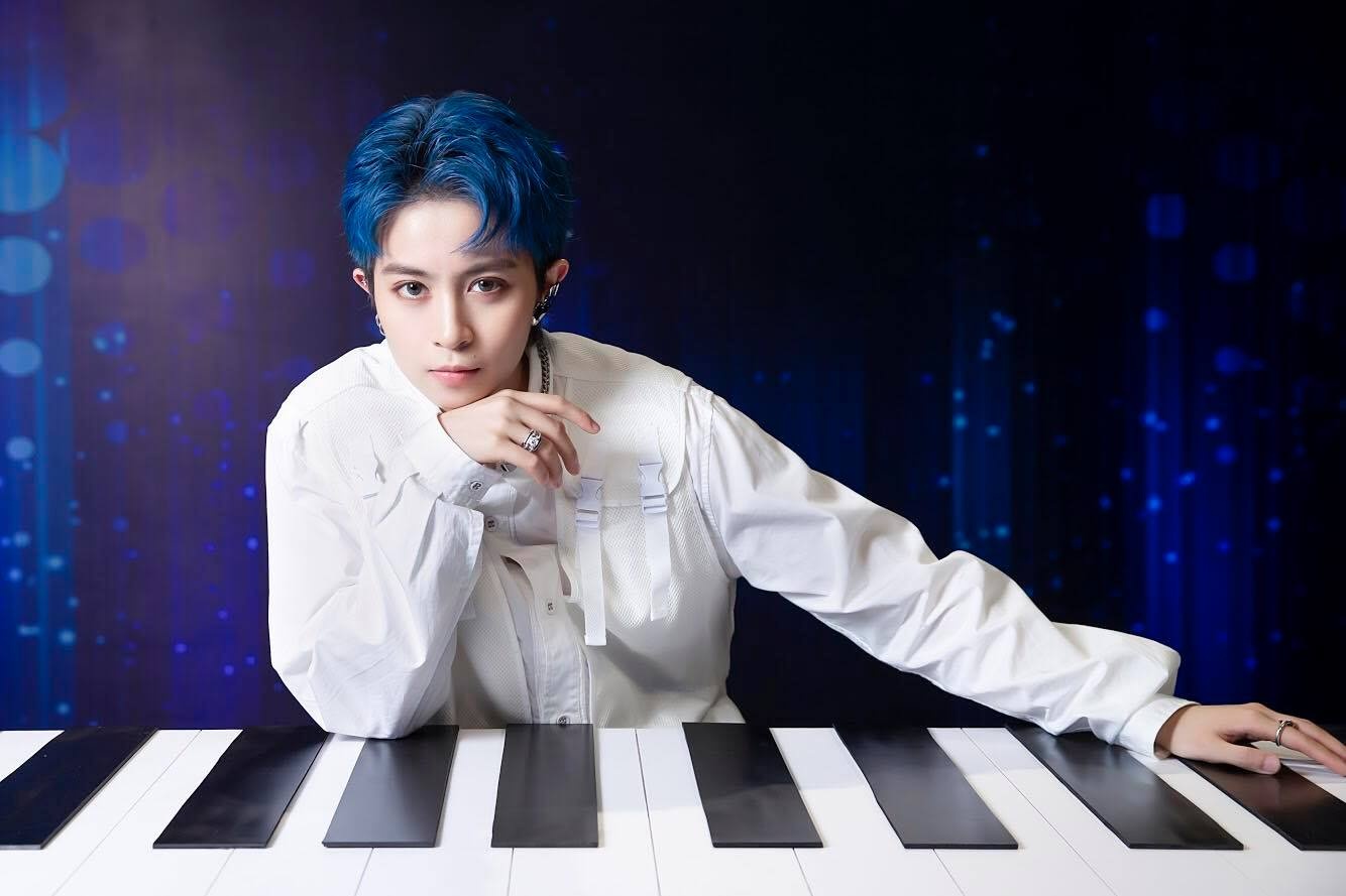 V Heartbeat music show anh 3