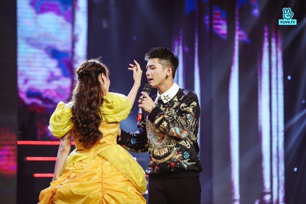 V Heartbeat Music Show anh 4