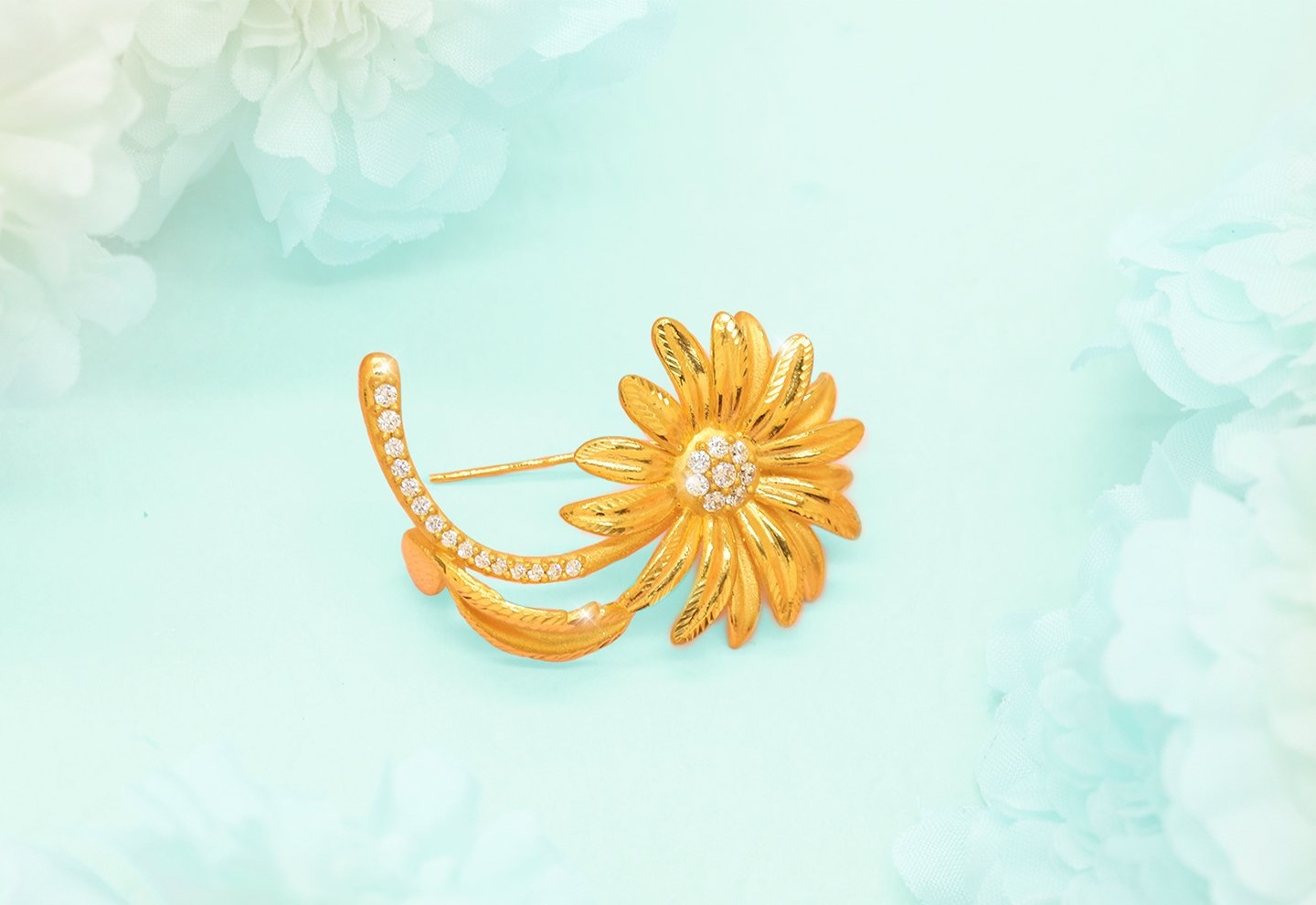 Lam moi phong cach voi trang suc vang ta hinh anh