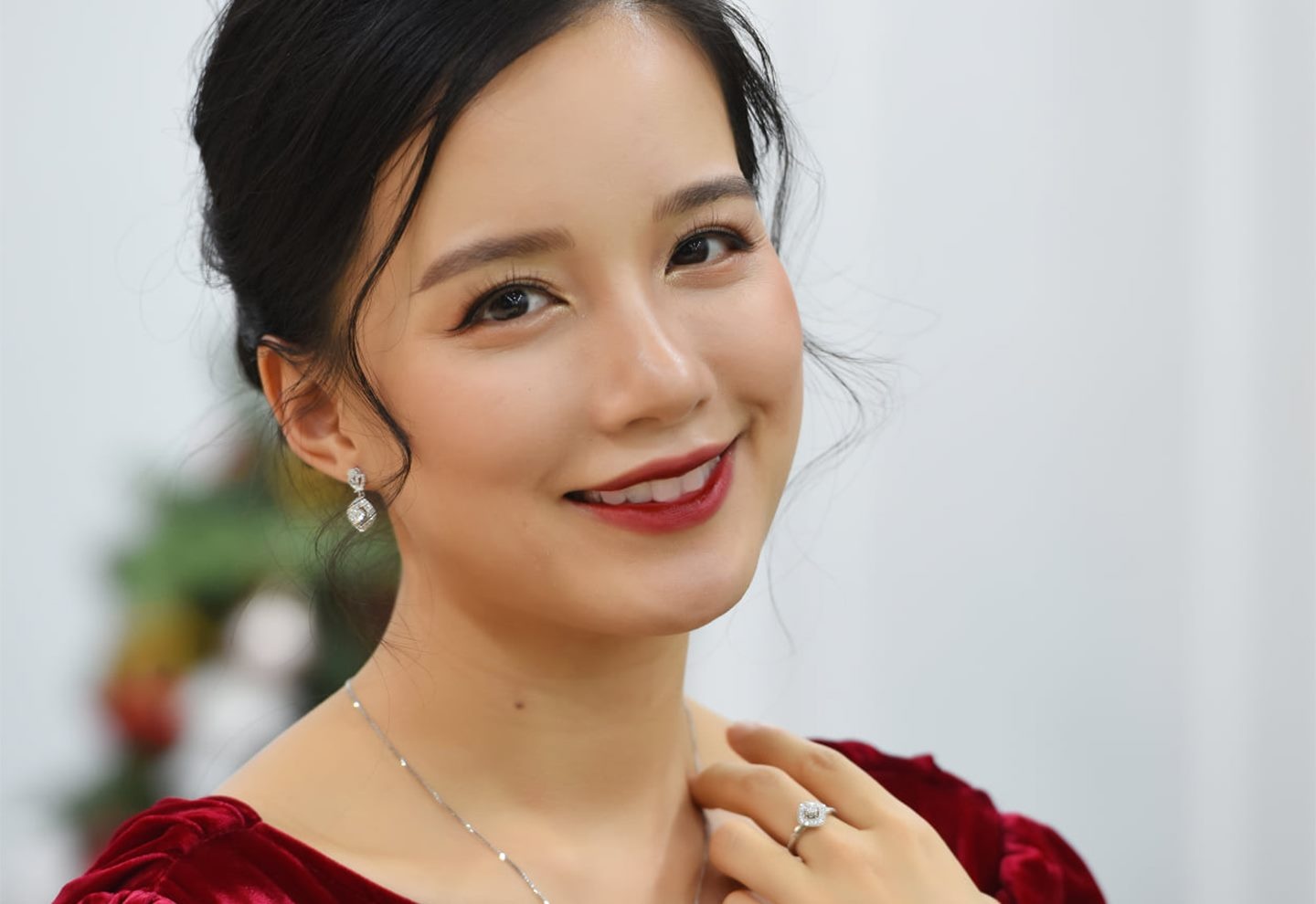 MC Minh Trang: 'Trang suc se noi giup ban la ai' hinh anh