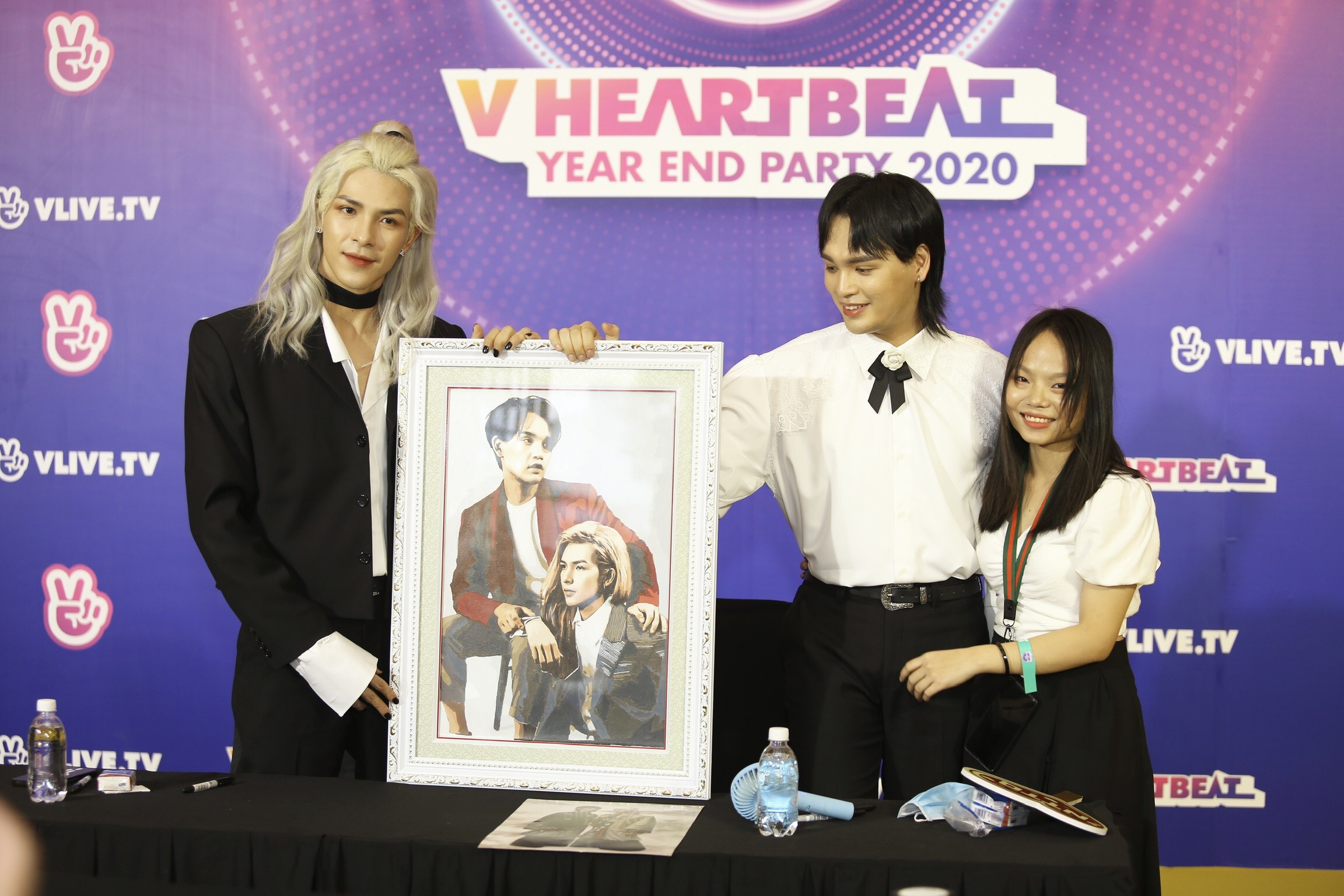 Fan tang tranh theu cho Denis Dang - Nguyen Tran Trung Quan hinh anh