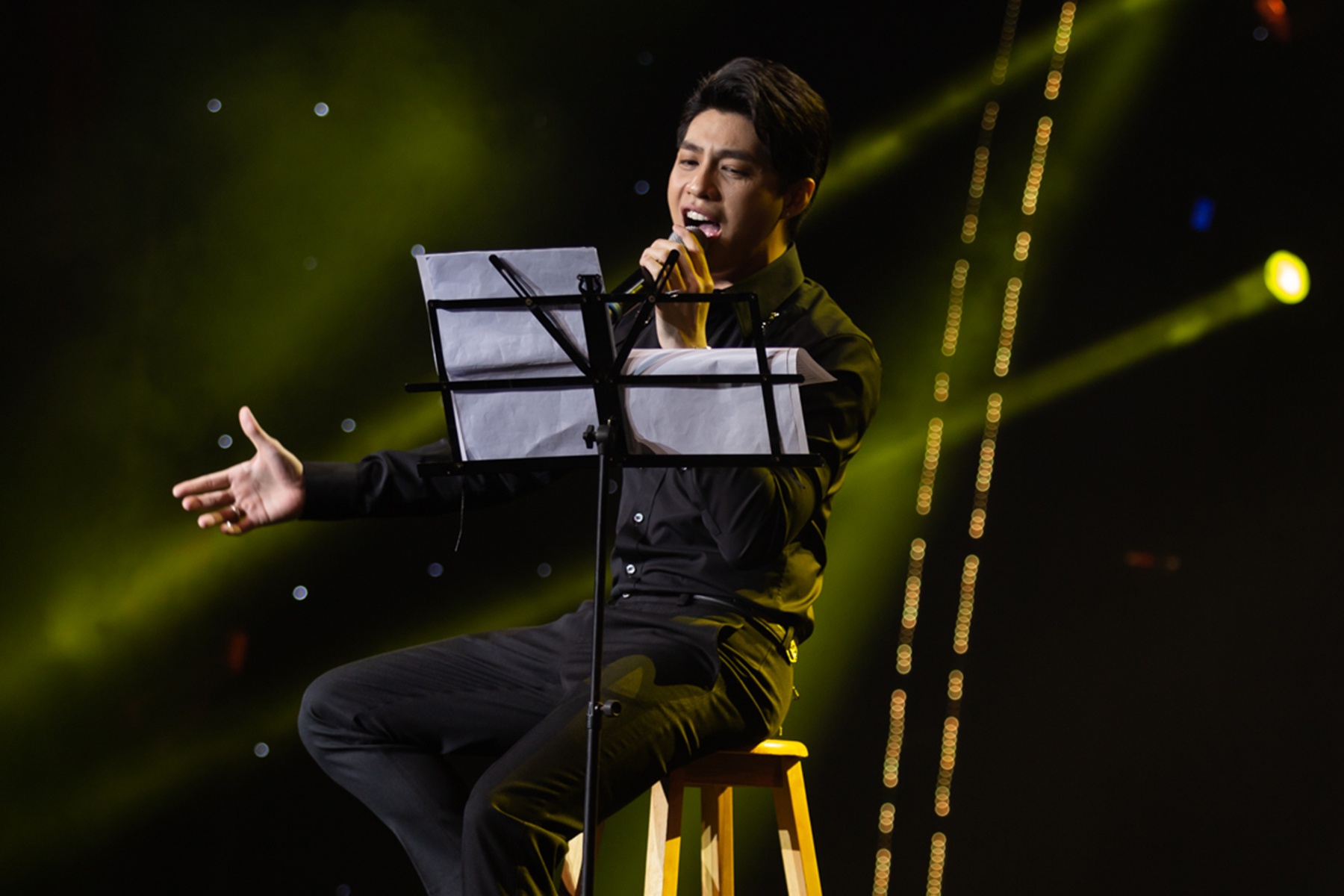 Noo Phuoc Thinh mang mini concert den V Heartbeat Year End Party 2020 hinh anh