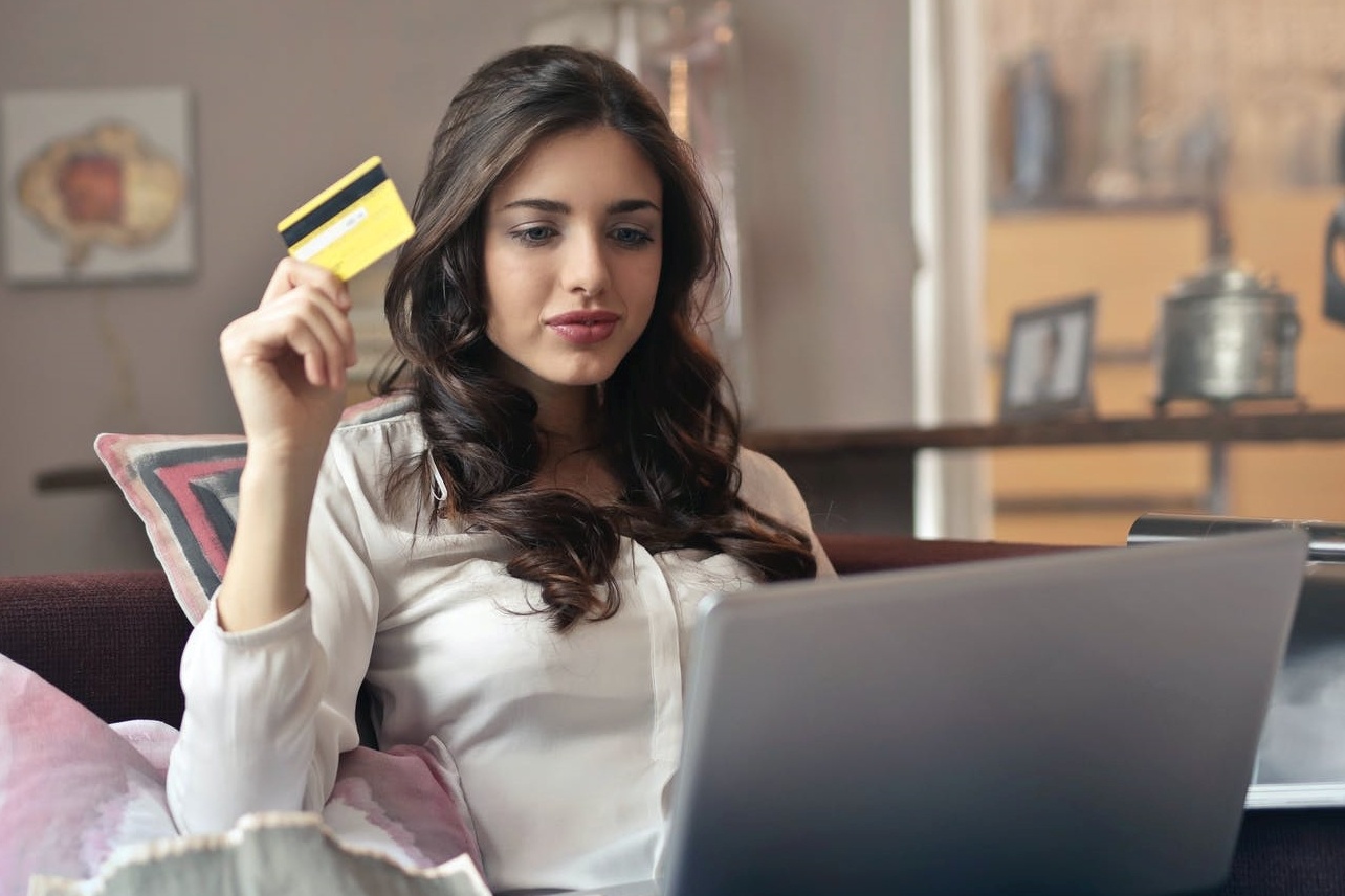 Meo sam Tet tiet kiem cho gia dinh tre vua ra o rieng hinh anh