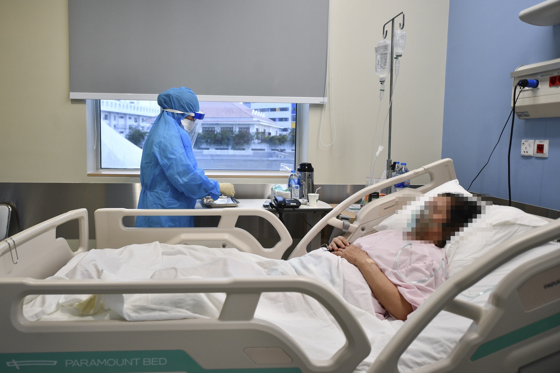 Tam diem Covid-19: Cach nhan biet va ngan ngua F0 chuyen nang hinh anh