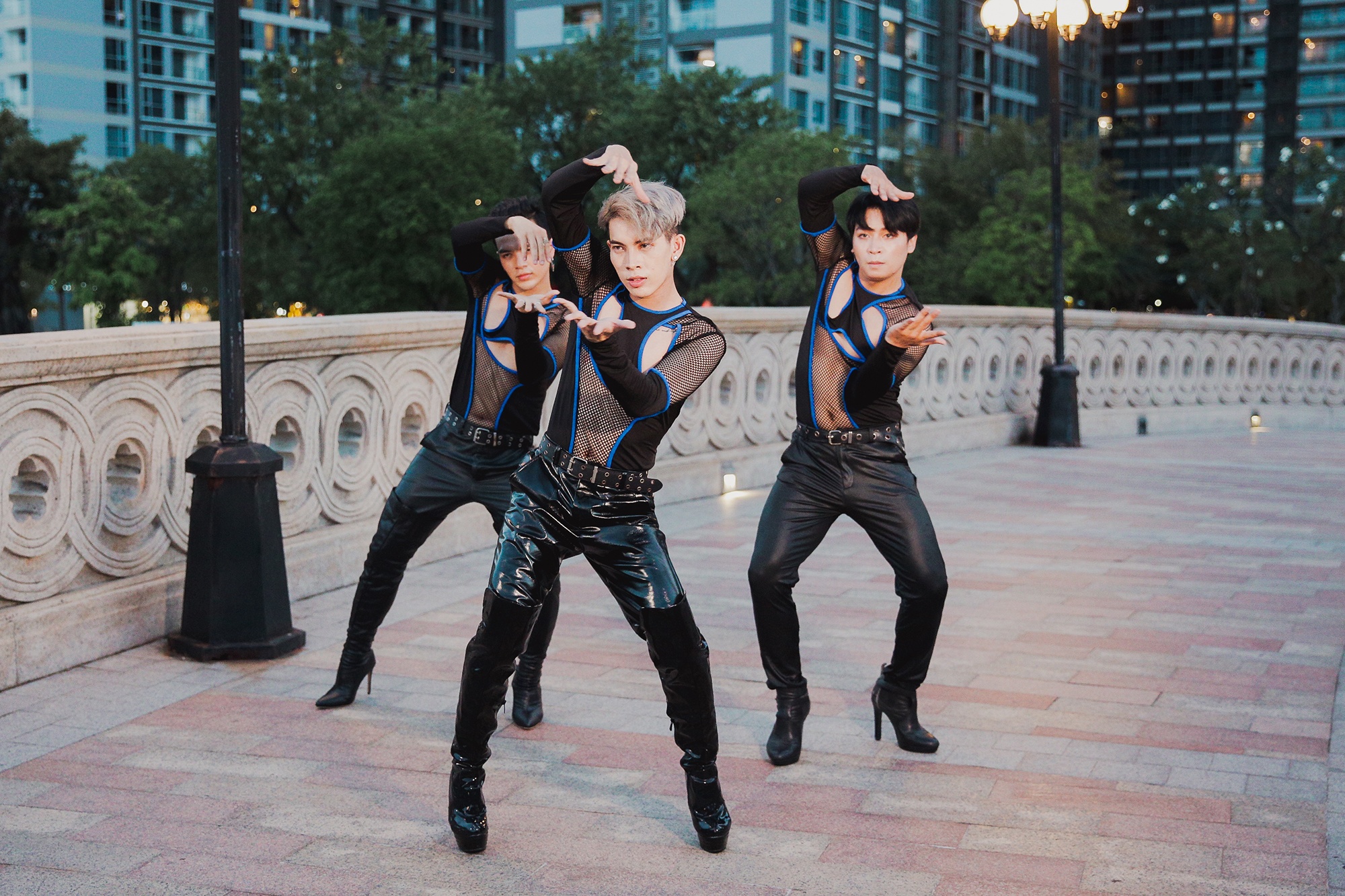 Bat kip cach gioi tre the hien dau an khac biet hinh anh