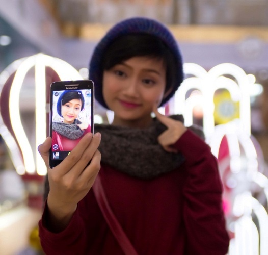 Nhieu uu dai lon khi mua smartphone Lenovo hinh anh
