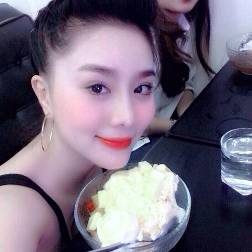 Gia Phan - co gai Viet goc Hoa xinh dep hut dan mang hinh anh