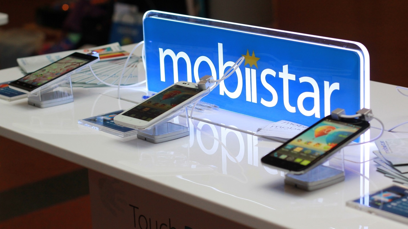 Mobiistar ra mat 3 smartphone loi tu hinh anh