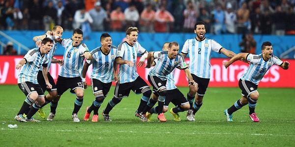 Tran chung ket Argentina - Duc sau 24 nam cho doi hinh anh