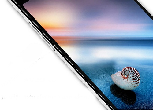 Màn hình được bảo vệ bằng kính cường lực. 