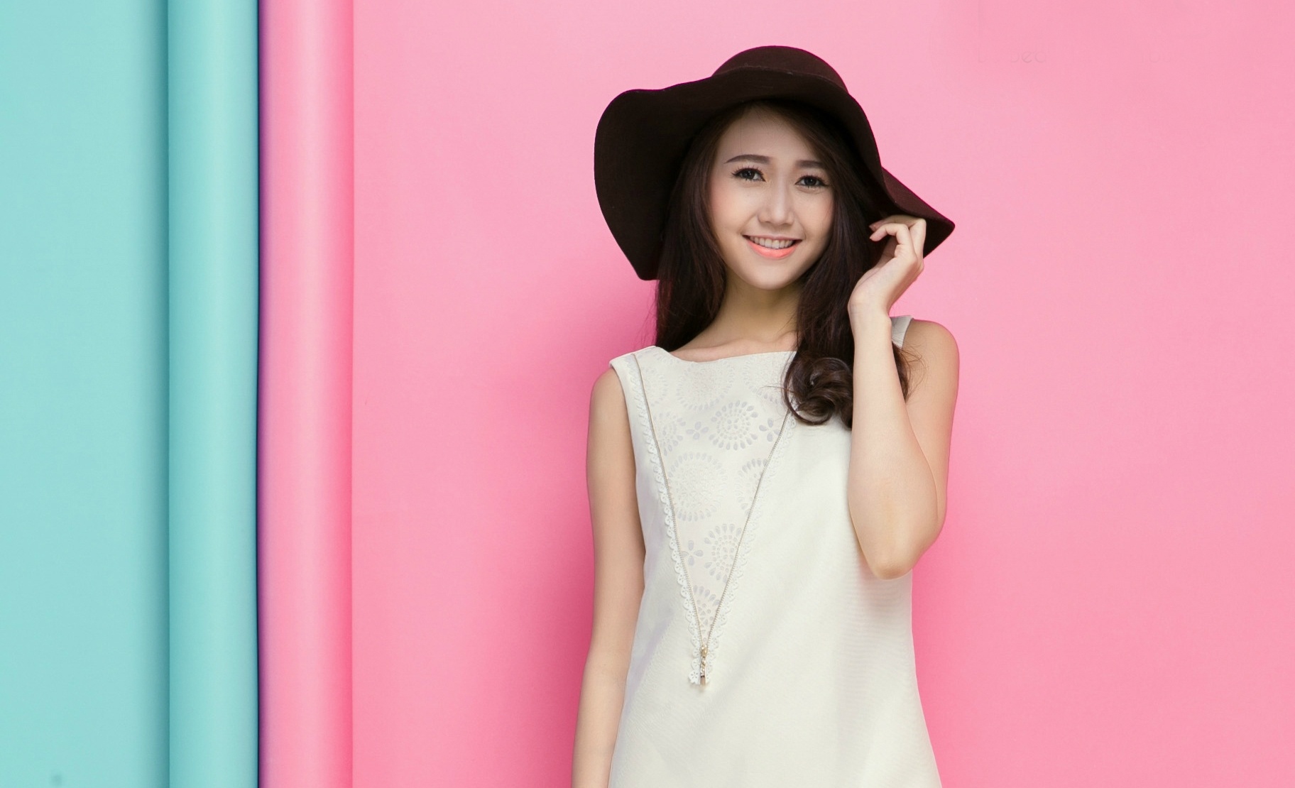 Goi cam va thoi thuong voi ky xao cut-laser hinh anh