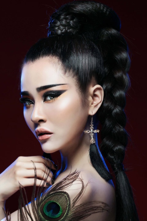 Người mẫu ảnh Anna Thúy Anh xinh đẹp rạng ngời dưới góc máy nhiếp ảnh Nguyễn Tuấn Khanh.