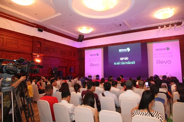 Sáng 26/7, HKPhone công bố sản phẩm mới.