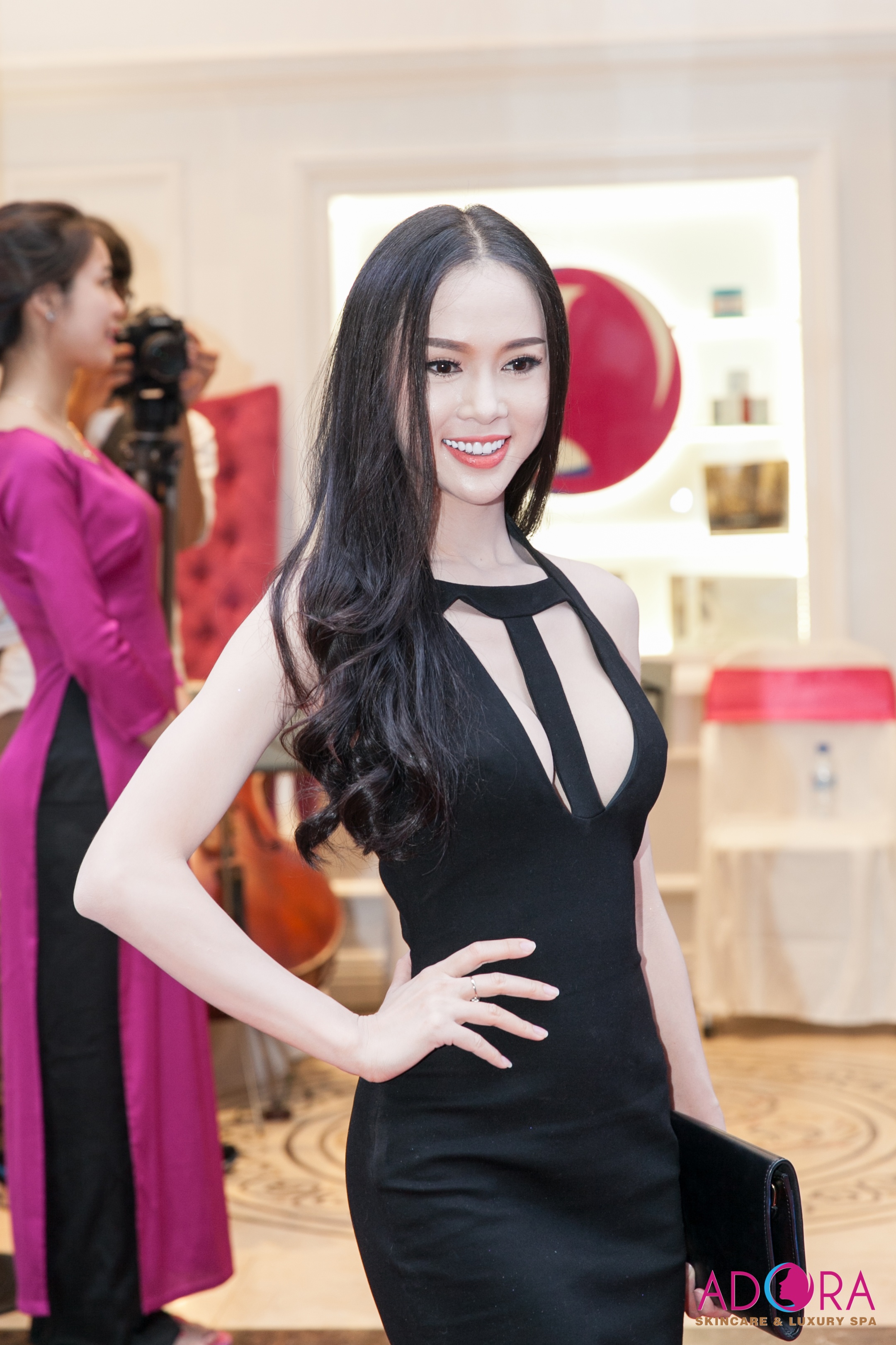 Ngọc Anh, người đẹp lọt top 5 Hoa hậu Việt nam và đoạt giải Hoa hậu áo dài 2012, cũng góp mặt tại sự kiện.