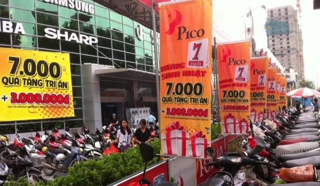 Bãi gửi xe tại Pico 148 Giảng Võ luôn trong tình trạng quá tải.