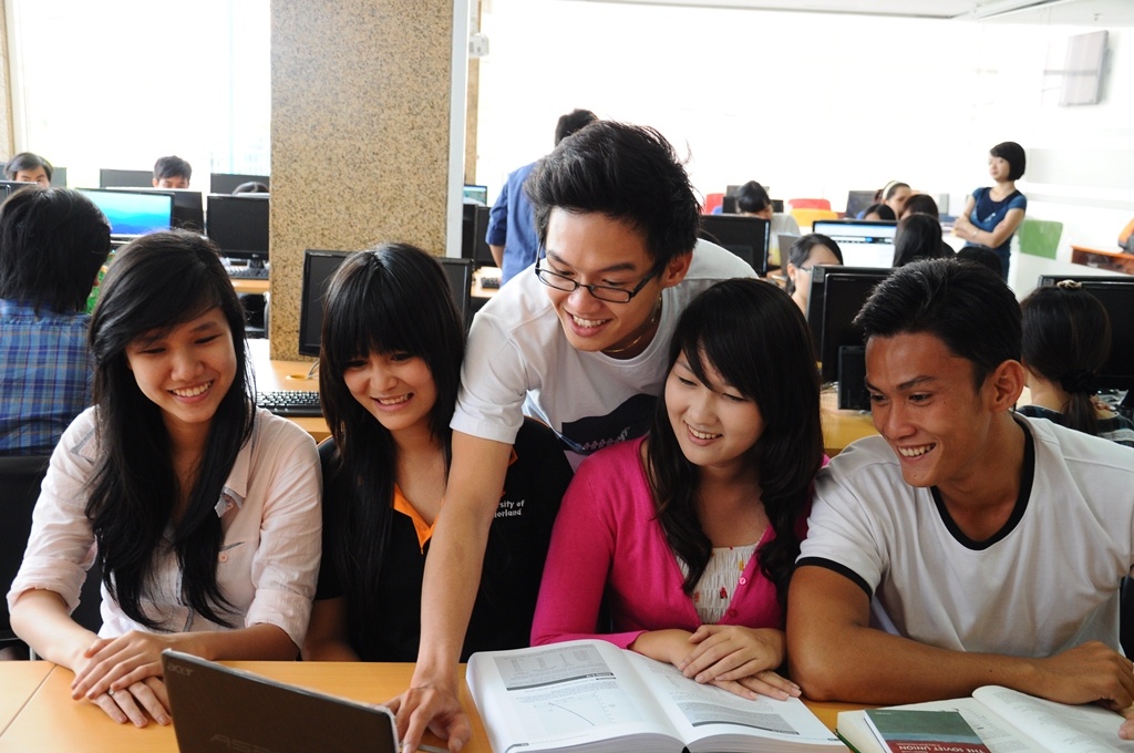 Sinh viên theo học chương trình cử nhân quốc tế tại Việt Nam của ĐH Sunderland (Anh).