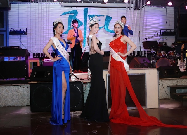 Hoa hau va Nam vuong the gioi nguoi Viet 2014 mo tiec mung hinh anh