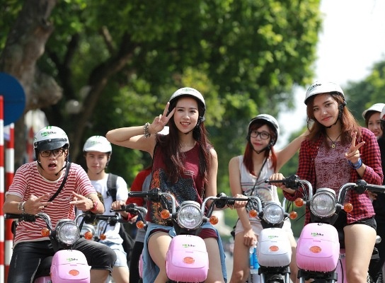 Hai phong cach xe dap dien doc dao cho nam hoc moi hinh anh