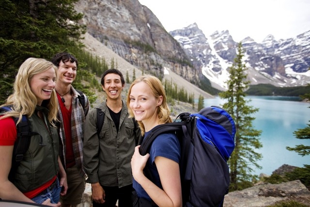 Co hoi viec lam cho du hoc sinh tai Canada hinh anh
