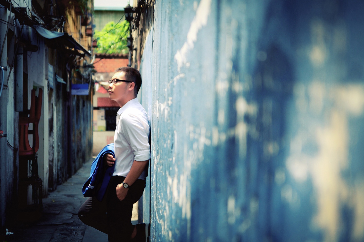 Người thương Trương chắc phải ở bên tôi 24/24, trong cả những lúc làm việc và các chuyến đi du lịch dài ngày khám phá thế giới.