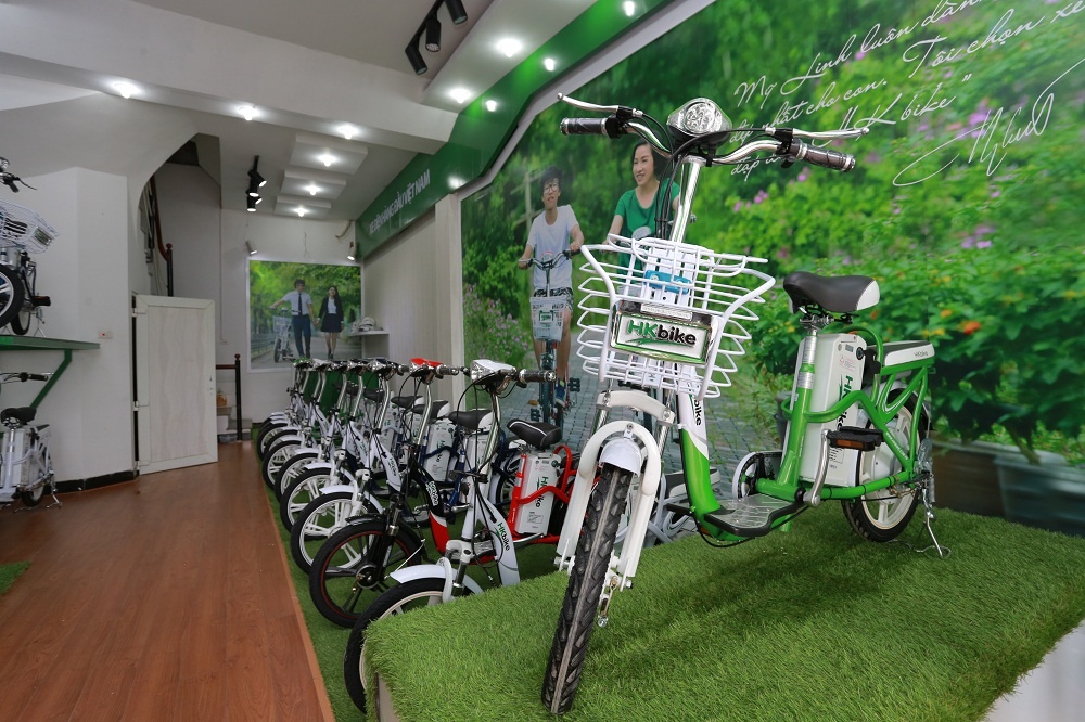 Việc giữ nguyên giá bán là 12,5 triệu đồng đối với dòng xe phiên bản nâng cấp càng giúp chiếc xe này chiếm được cảm tình của người dùng. Nửa cuối tháng 7 và đầu tháng 8, khách hàng đến mua xe rất đông. 