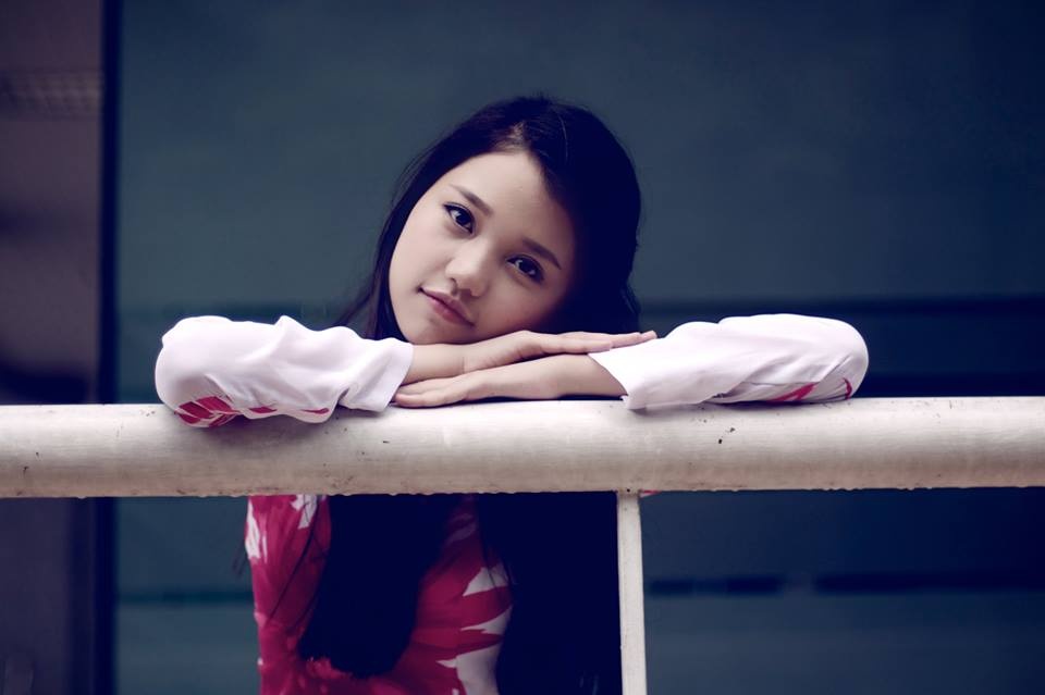 'Tho san hoc bong' kiem tro giang tieng Anh 9x xinh dep hinh anh