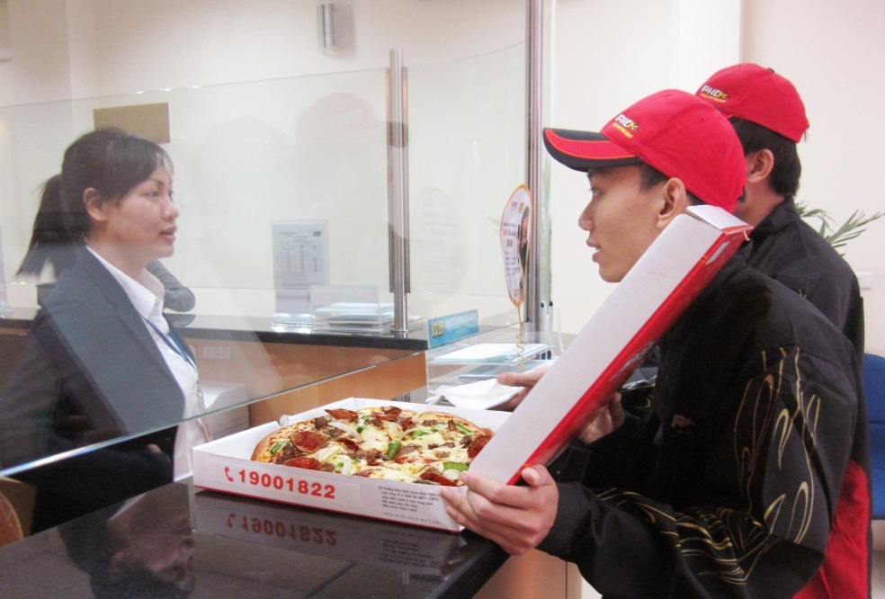 Thuong thuc pizza nong hoi tai nha tu Pizza Hut Delivery hinh anh