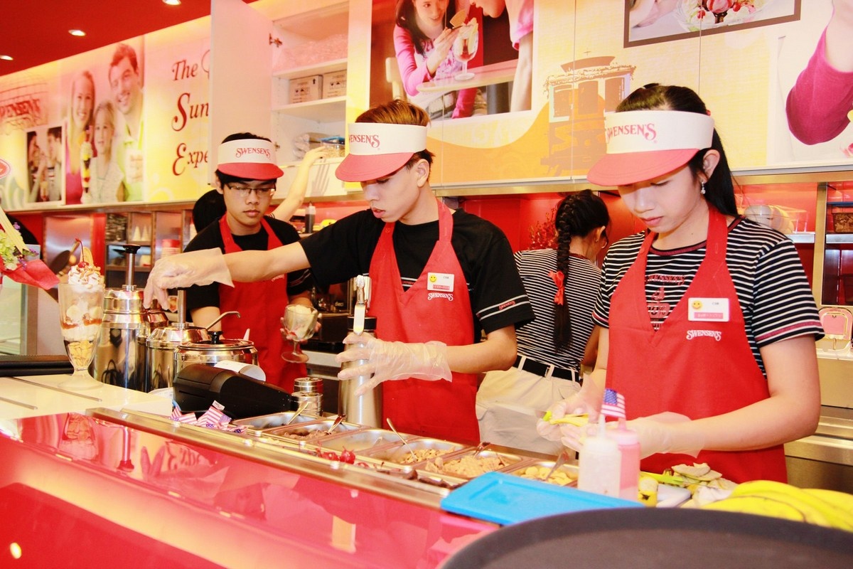 Cung Swensen’s don Quoc khanh va Trung thu hinh anh