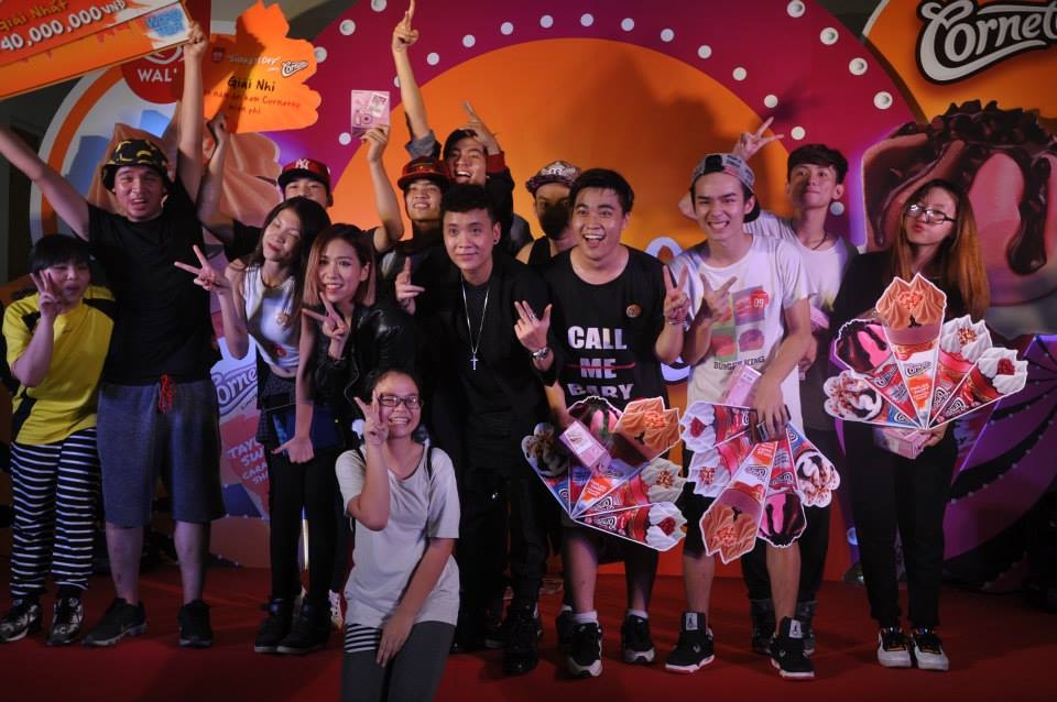 Ban tre tranh tai nhay cover 'Shake it off' hinh anh