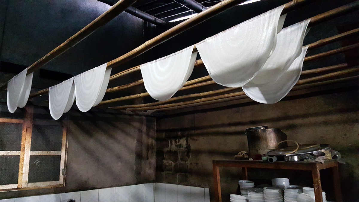 Để tối ưu mỗi bức ảnh, Tân Nobi còn sử dụng chế độ chụp chuyên nghiệp trên điện thoại để tùy chỉnh các thông số quan trọng trên một giao diện duy nhất - từ cân bằng sáng, chỉnh iso, lấy nét, xóa phông…