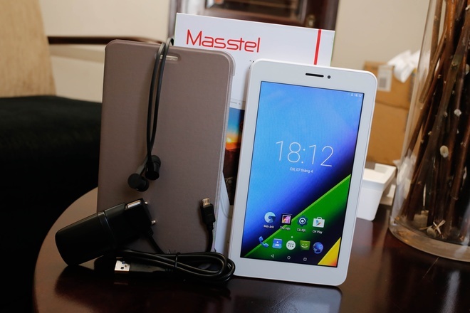 Cận cảnh máy tính bảng Masstel Tab 705 sử dụng chip Intel Atom X3.