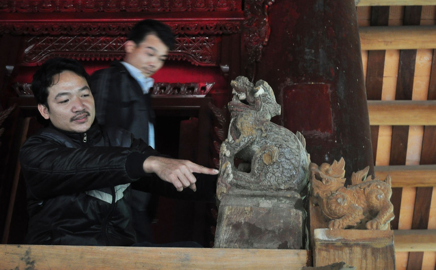 Dan vay kin ngoi dinh bi trung tu mat su co kinh hinh anh