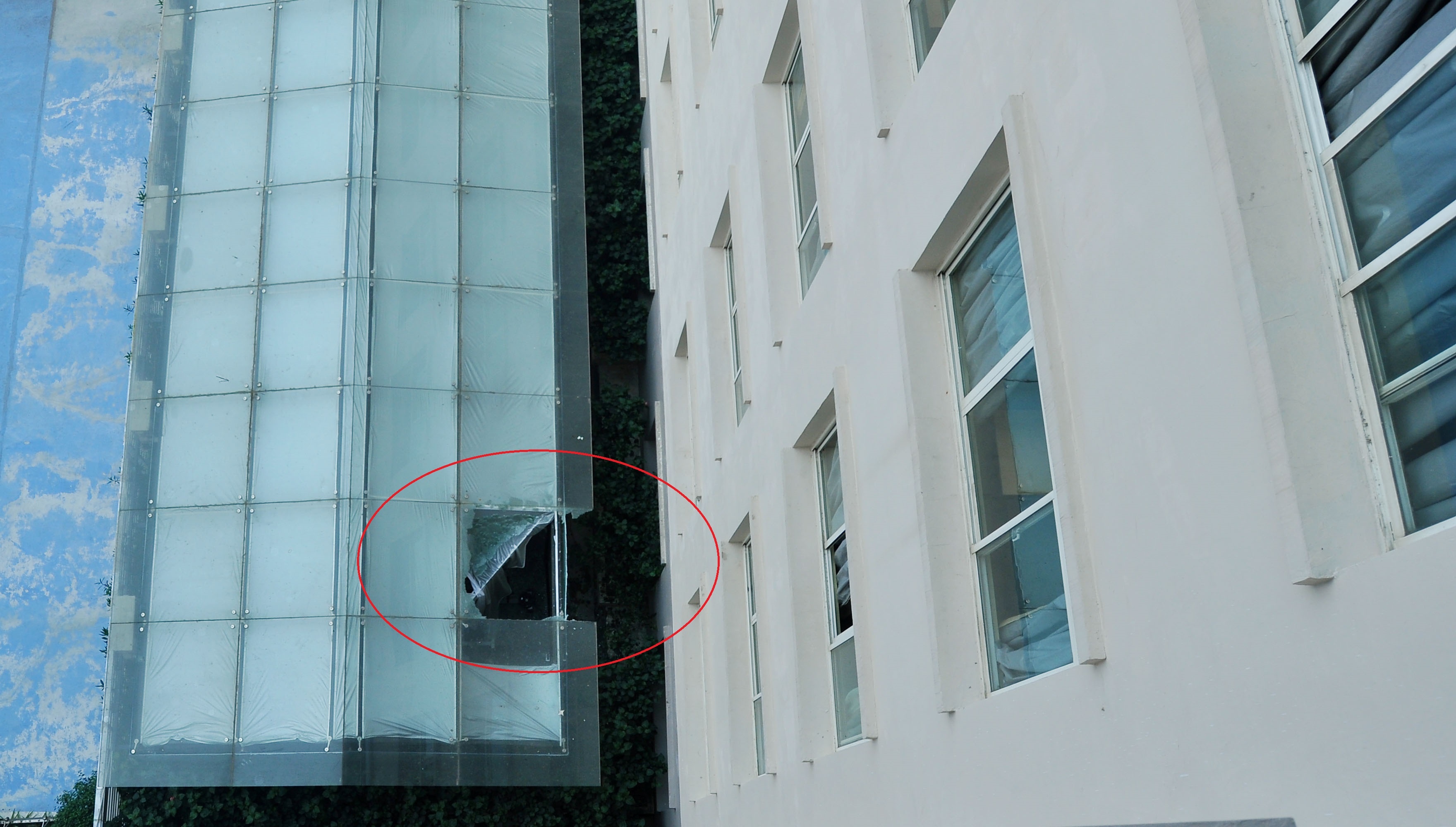 Nu sinh DH Thang Long roi tu tang 9 bi tram cam hinh anh