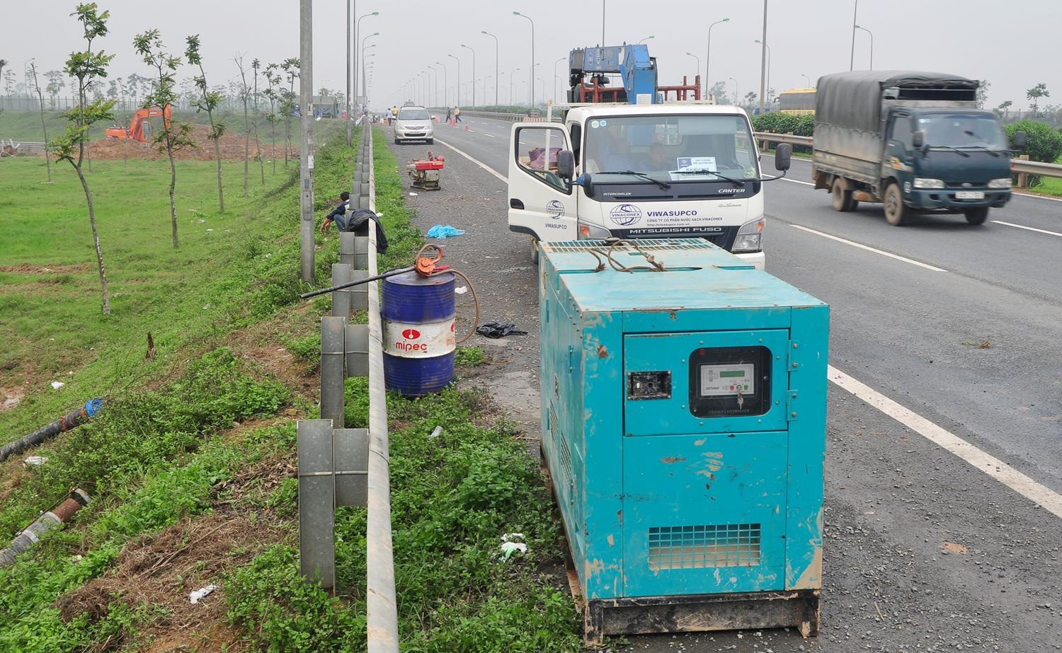Nguyên nhân ban đầu được biết là do địa chất vị trí vỡ ống nước yếu. Cũng trong sáng nay, công ty đã cấp nước trở lại. Tuy nhiên, lưu lượng nước ban đầu còn ít và sẽ tăng dần tránh gây tình trạng dồn ép khí trong ống và tức nước tạo áp lực những điểm gấp khúc.